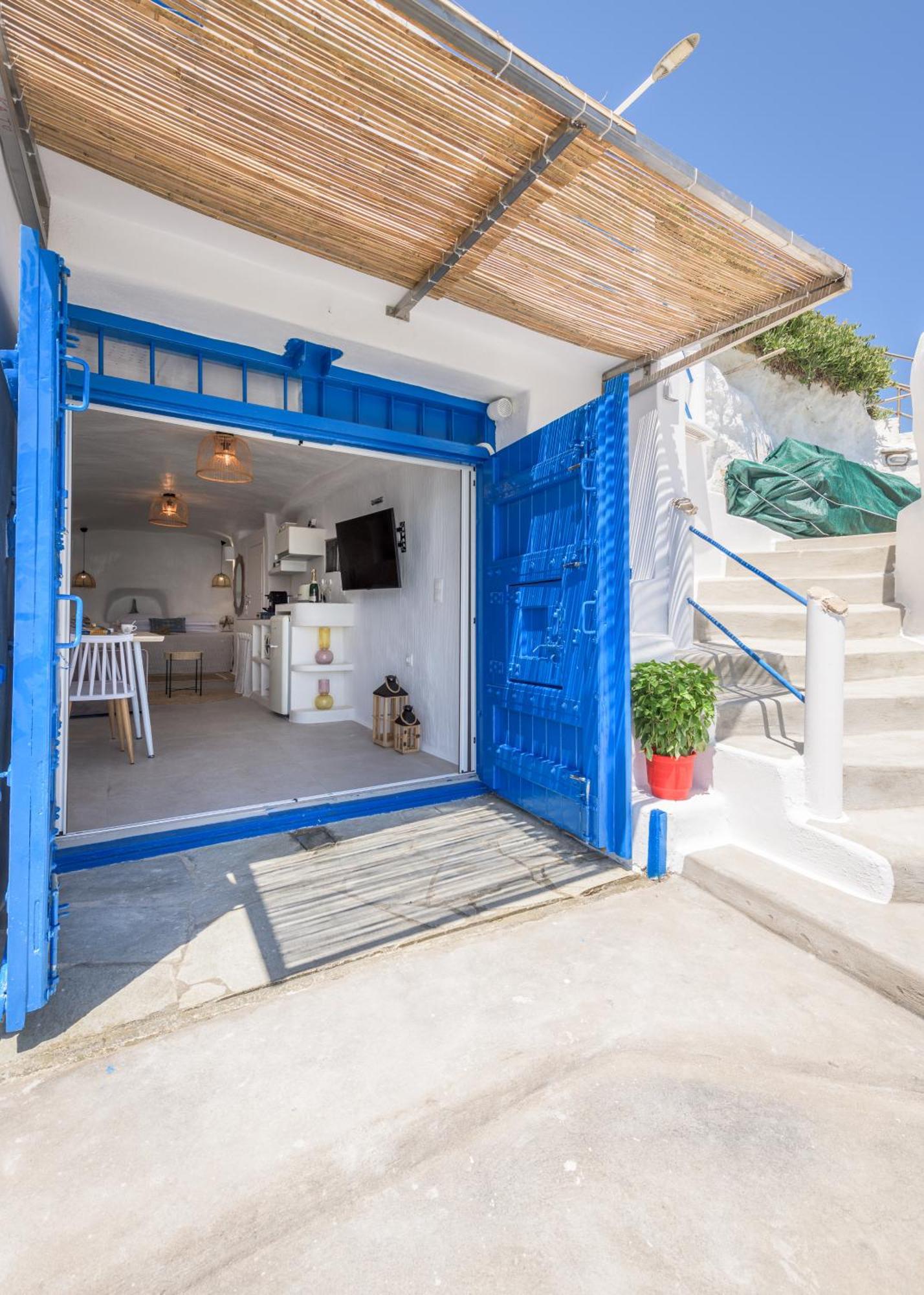Esperanza Boathouses * Mandrakia